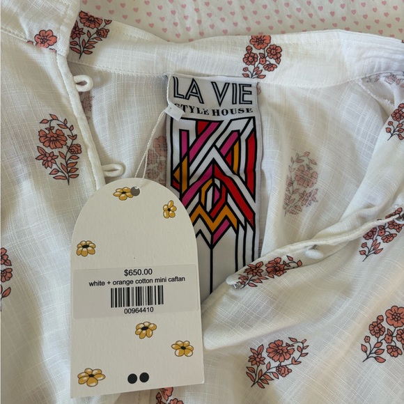 Women's White Floral Bell-Sleeve Dress - Picture 2 of 3